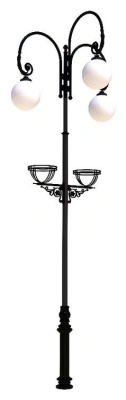 Фонарный столб А-10-3 со светильником и кашпо