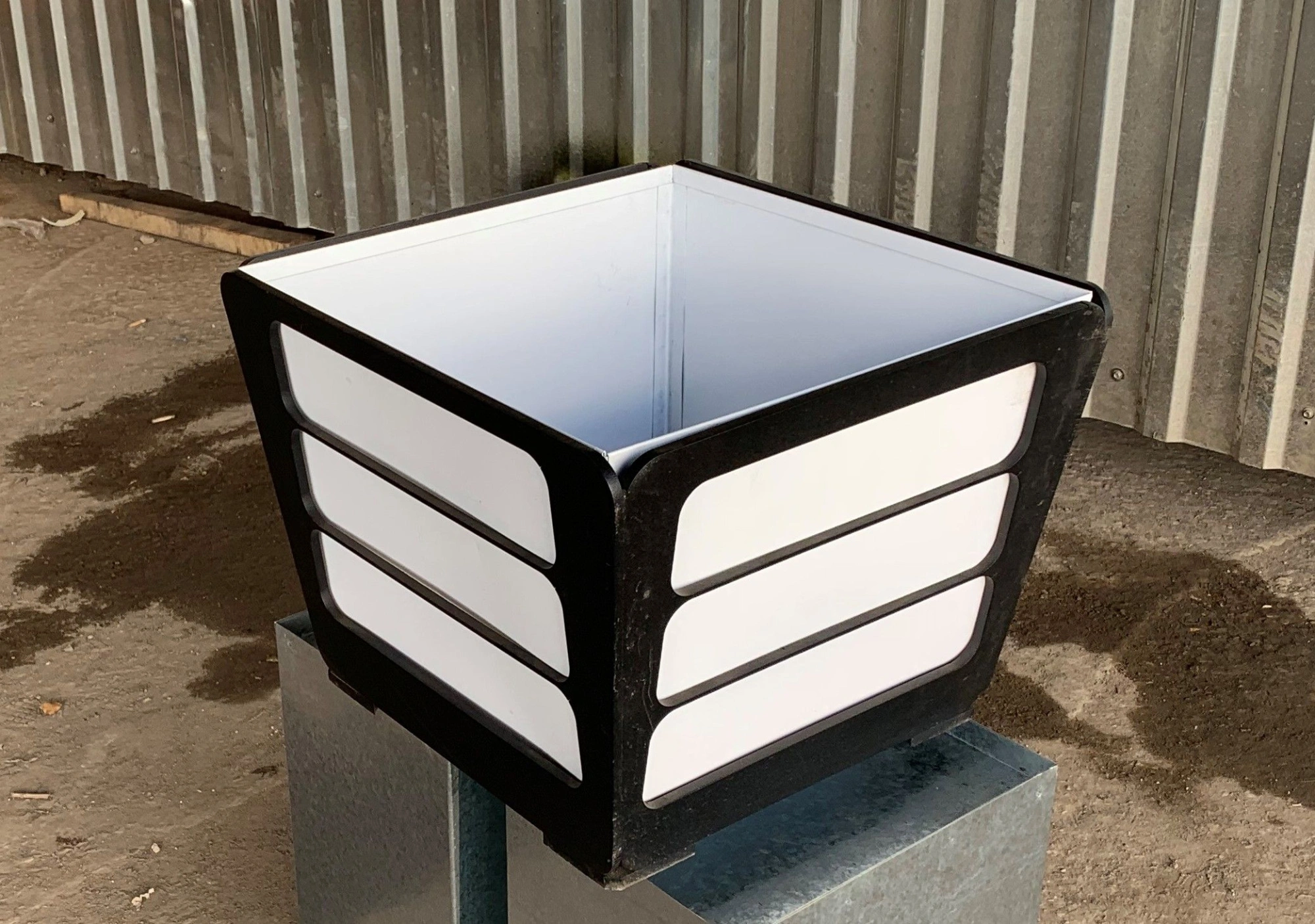 Цветочница стальная «Кротон»