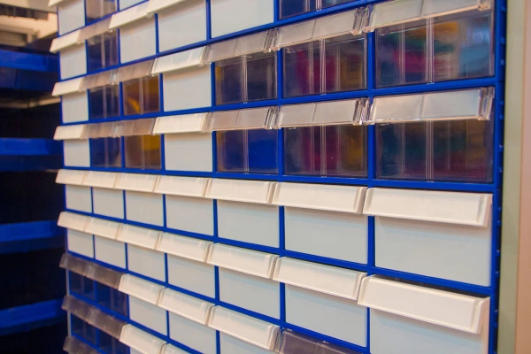 Шкаф в сборе Стелла-техник С-2-126 на 126 коробов, ЛДСП